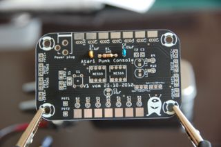 Atari-Punk-Console: Die Kondensatoren C2 und C3