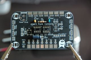 Atari-Punk-Console: Der Elektrolyt-Kondensator C1