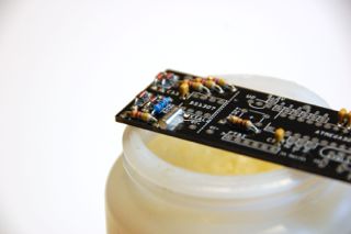 Bare-Bones-Real-Time-Clock-Arduino-Ding: Den Uhrenquarz vorbereiten