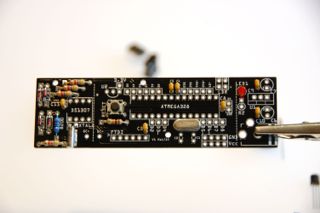 Bare-Bones-Real-Time-Clock-Arduino-Ding: Der Reset-Taster