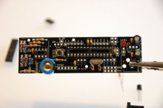 Bare-Bones-Real-Time-Clock-Arduino-Ding: Der Speicherkondensator