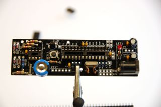 Bare-Bones-Real-Time-Clock-Arduino-Ding: Die Hohlstecker-Buchse