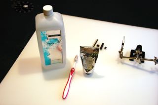 Bare-Bones-Real-Time-Clock-Arduino-Ding: Reinigen der Platine