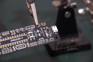 Bare-Bones-Real-Time-Clock-Arduino-Ding (Teil-SMD): Die 1N4007-Diode