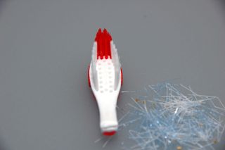 Bristle-Bot-Bausatz: Stiel abzwicken