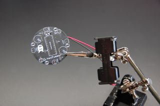 runder Hex-Pummer: Der Batteriehalter