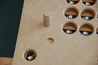 Mood-Light: Magnete einsetzten